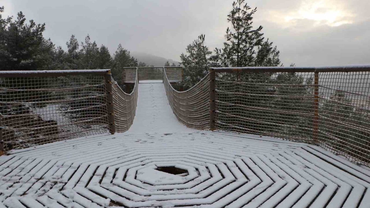 Kilis’in Yüksek Kesimlerinde Kar: Resul Osman Dağı Beyaza Büründü