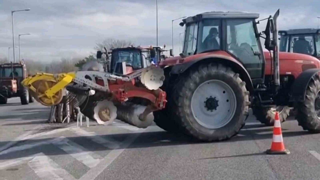 Kipi (Bahçeköy) Gümrük Kapısı’nda Yunan çiftçi eylemi sürüyor