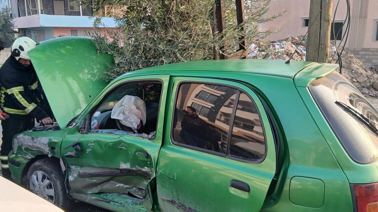 Kırıkhan'da Trafik Kazası: Kamyonet ile Otomobil Çarpıştı — 1 Yaralı