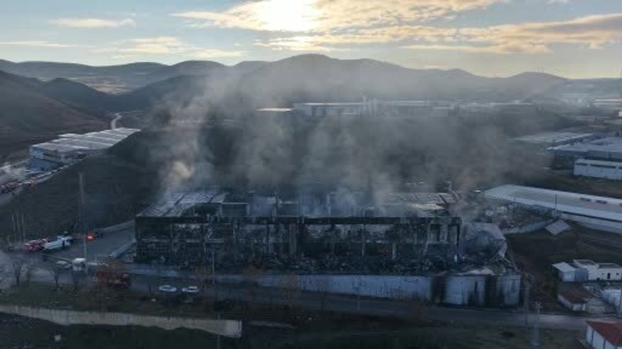 Kırıkkale'de Bahadır Kimya Yangını: Enkaz Hâli Havadan Görüntülendi