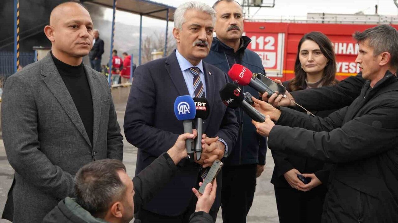 Kırıkkale'de Fabrika Yangını Kontrol Altında — Vali Mehmet Makas'tan Açıklama