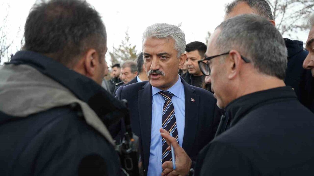 Kırıkkale'de Fabrika Yangını: Vali Mehmet Makas — Şükürler olsun hiçbir can kaybımız yok