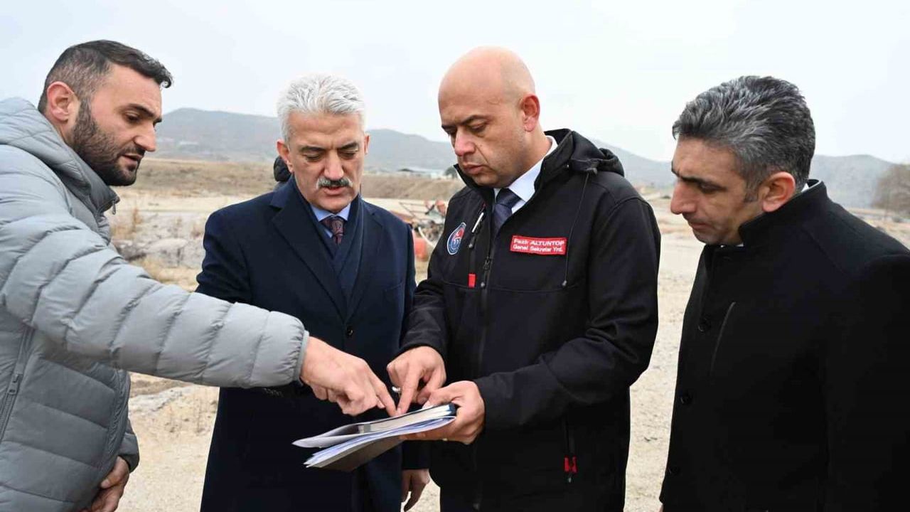 Kırıkkale'de Saatte 240 Ton Kapasiteli Asfalt Plent Hizmete Girdi