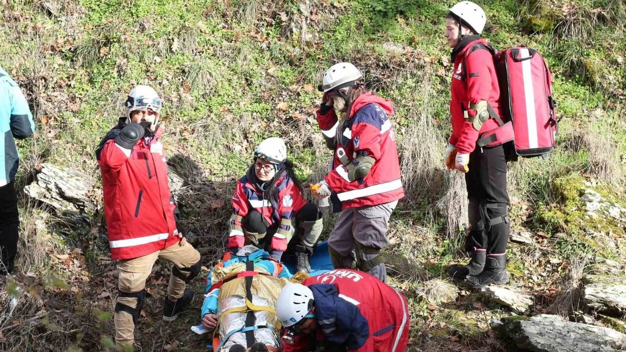 Kırklareli'de 11 sağlık personeline UMKE belgesi