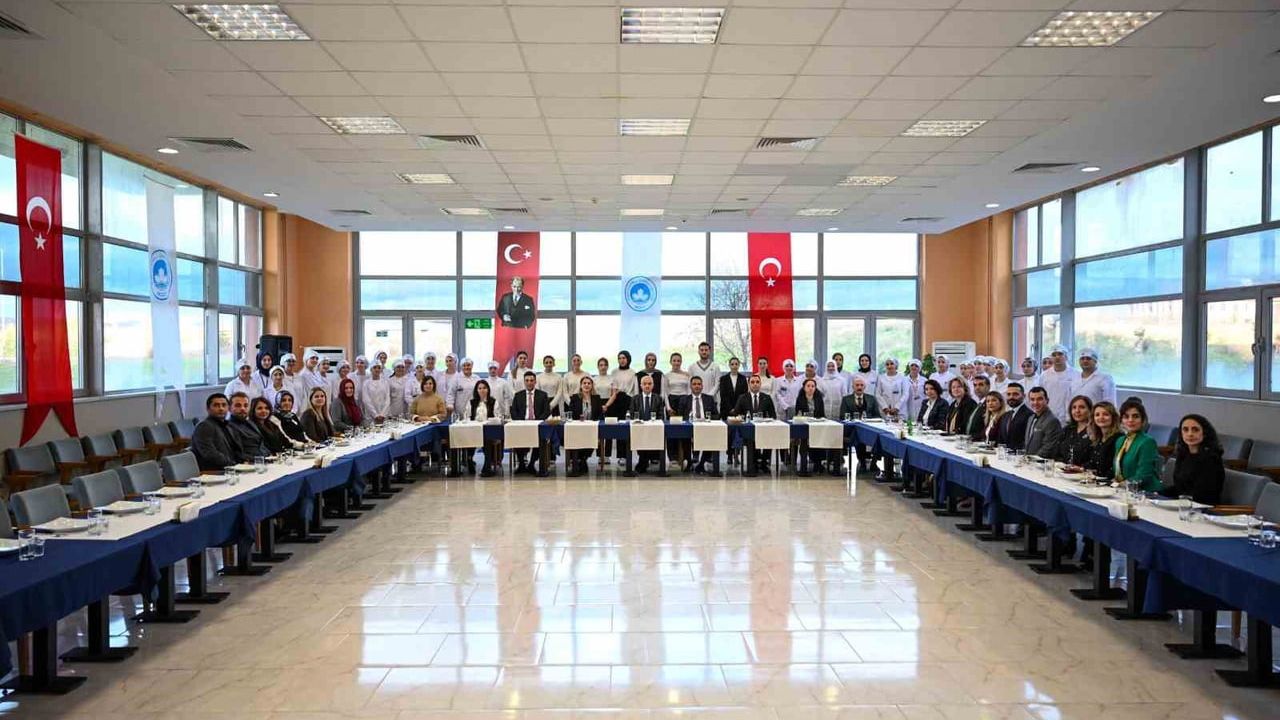 Kırklareli'de Üniversiteli Aşçılardan 'Yöresel Lezzetler' Sunumu