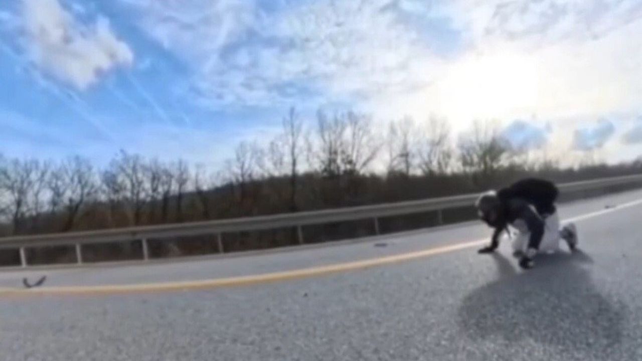 Kırklareli–Dereköy'de Motosiklet Kamyona Çarptı: 1 Yaralı