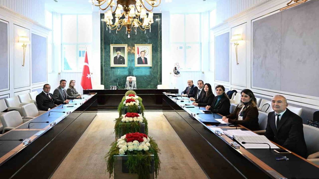 Kırklareli İl Encümeni Toplantısı: Yatırımlar ve Hizmet Verimliliği Masaya Yatırıldı