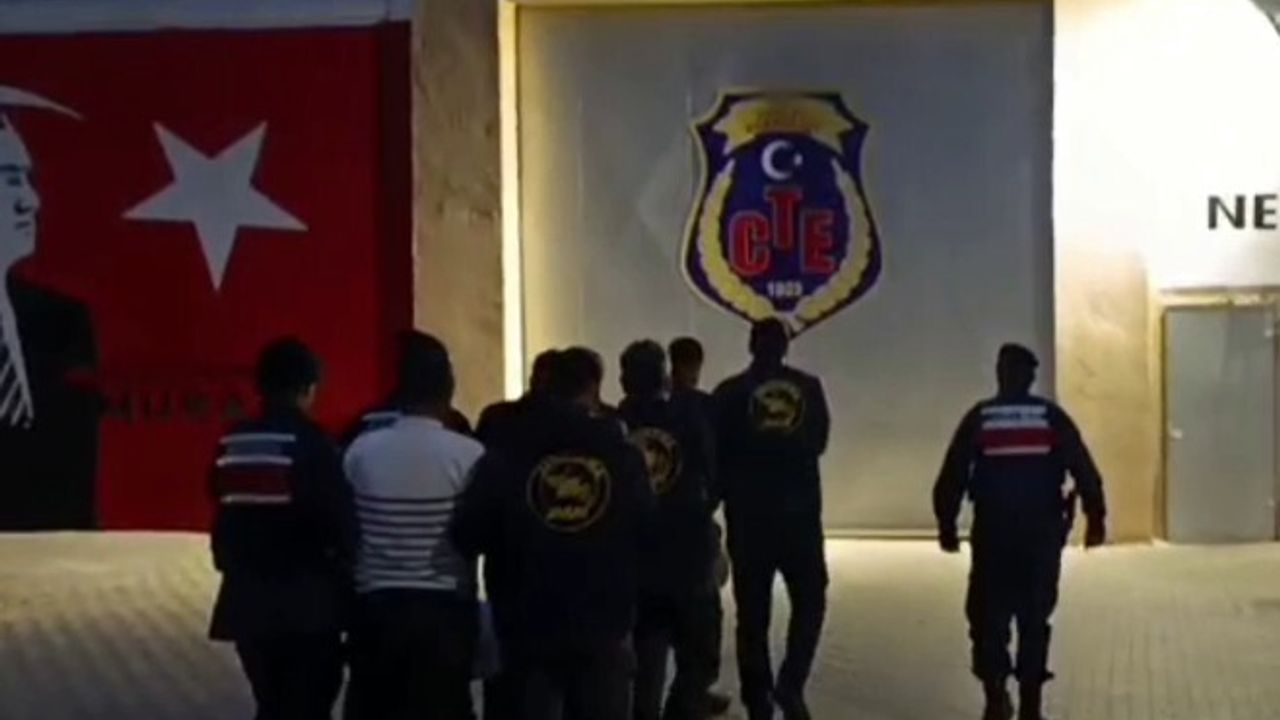 Kırşehir Çayağazı'nda faili meçhul hırsızlık aydınlatıldı: 7 şüpheliden 3’ü tutuklandı