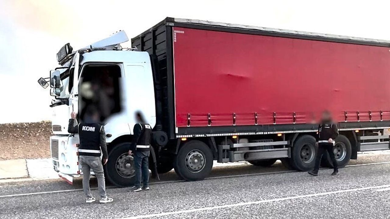 Kırşehir'de 3,5 Ton Kaçak Tütün Ele Geçirildi