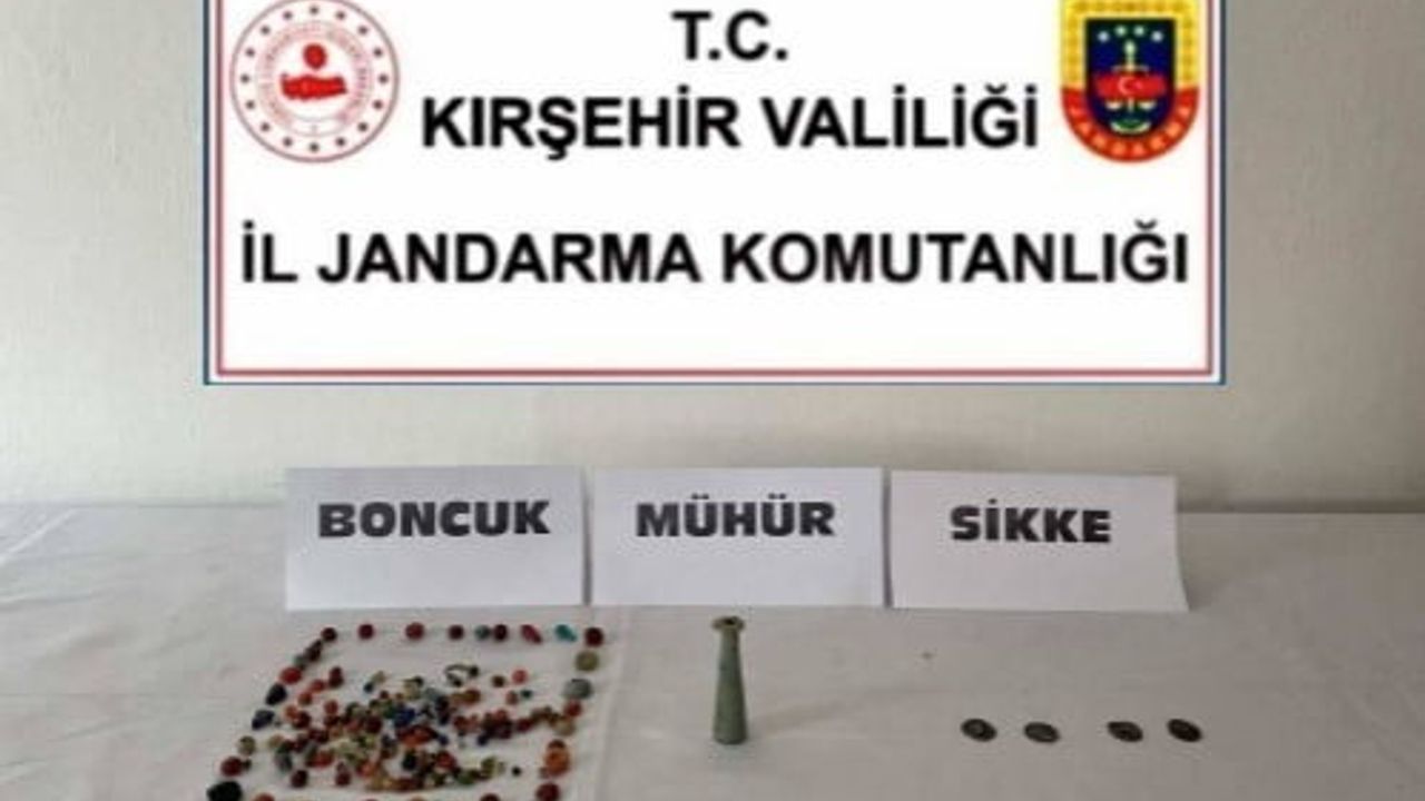 Kırşehir'de 'Anadolu Mirası' Operasyonu: 4 Sikke, 1 Mühür ve 171 Boncuk Ele Geçirildi