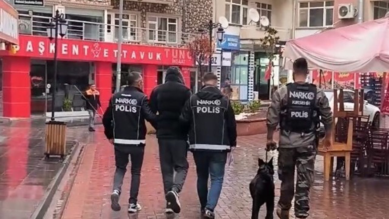 Kırşehir'de Narkotik Operasyonu: 9 Şüpheli Yakalandı, Y.A. Tutuklandı