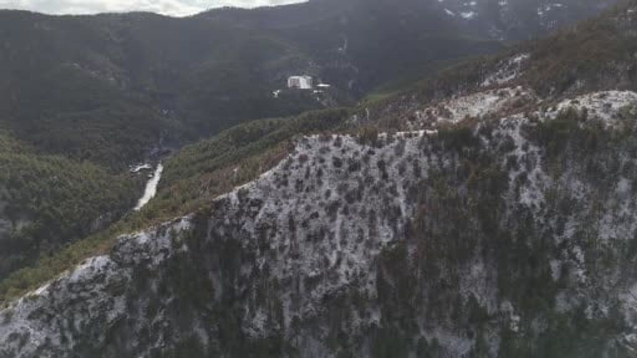 Kızılcahamam'da Kar Yağışı: Soğuksu Milli Parkı'nda Kartpostallık Manzaralar