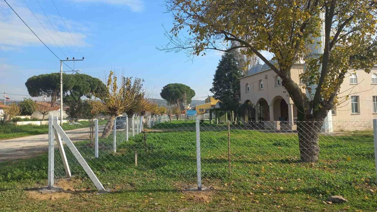 Kızılcapınar Camii'nde Çevre Düzenlemesi Tamamlandı