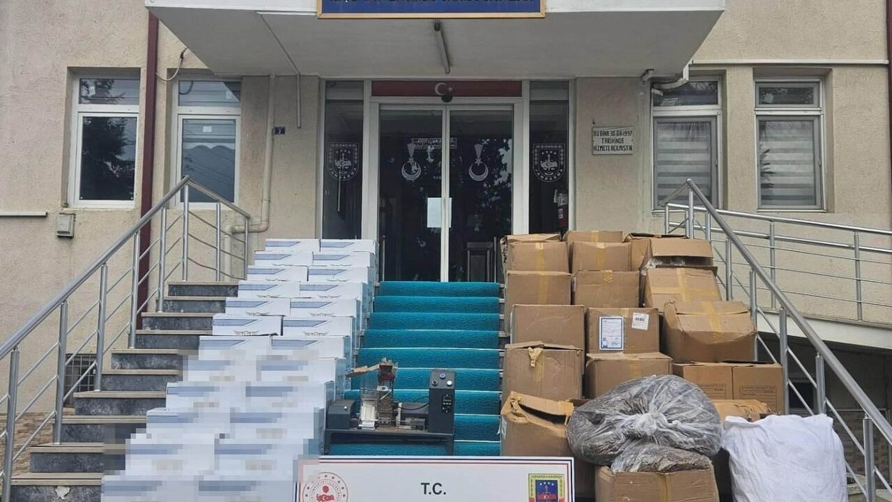Kocaeli Darıca’da Kaçak Tütün Baskını: 800 Bin Liralık Malzeme Ele Geçirildi