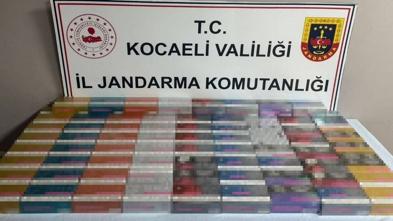 Kocaeli'de 2,6 milyon TL'lik kaçak gözlük ve tütün ele geçirildi