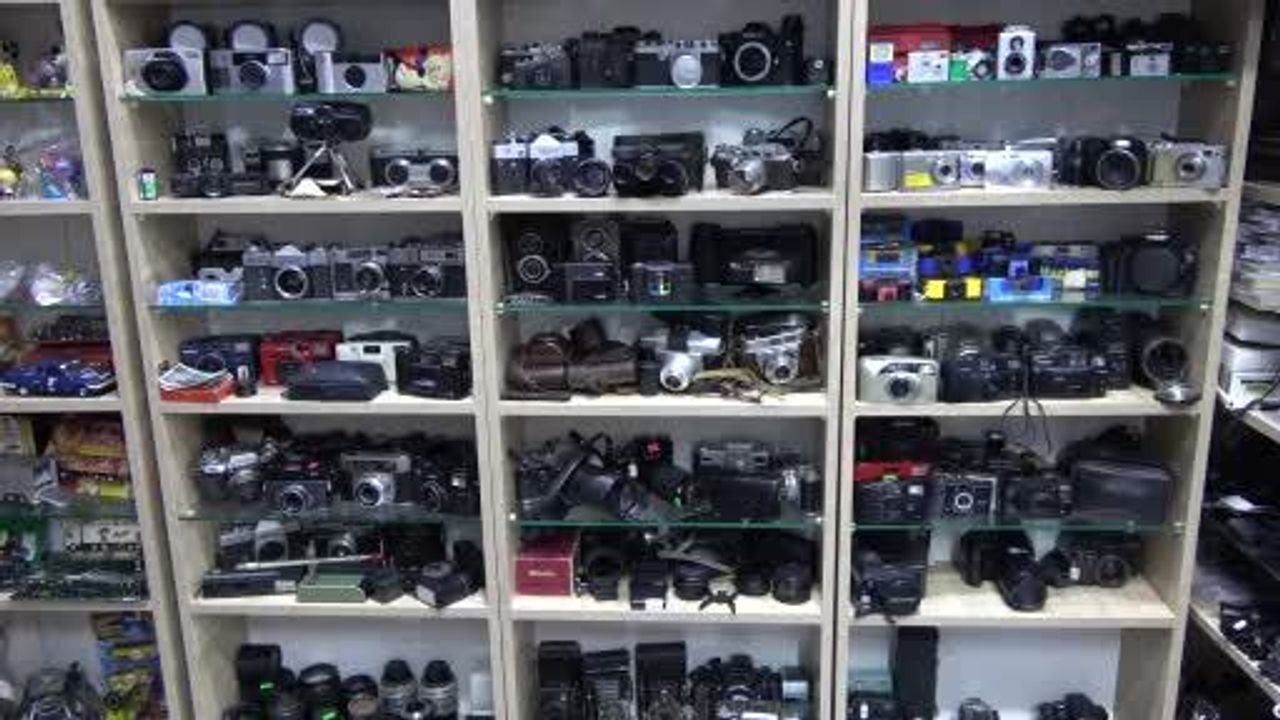 Kocaeli’de bin 500 parçalık fotoğraf makinesi koleksiyonu: Çakmak görünümlü casus kameralar