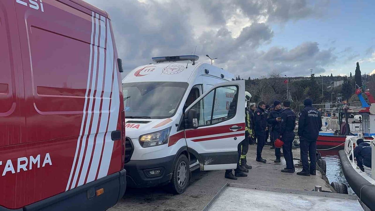 Kocaeli'de Denizde Çırpınan Vatandaş Sahil Güvenlik Tarafından Kurtarıldı