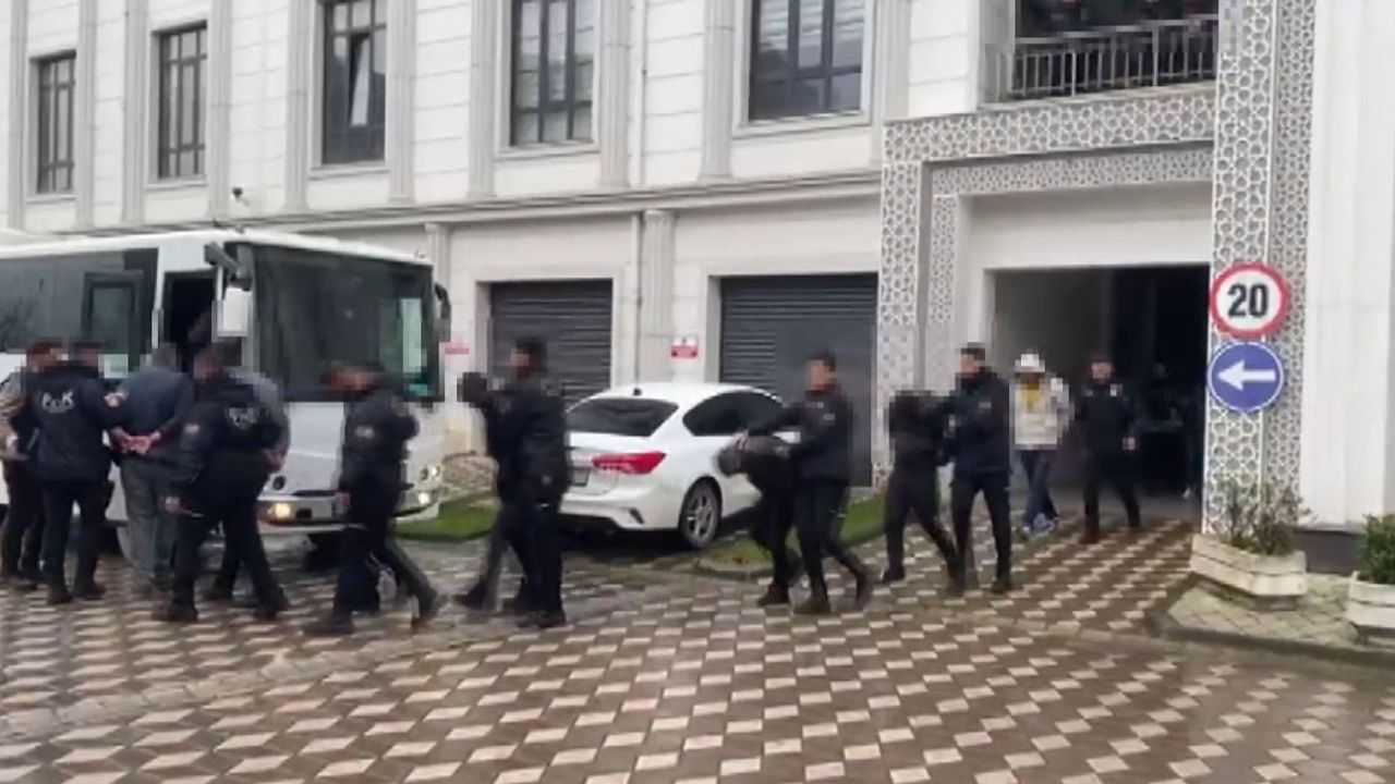 Kocaeli'de Eş Zamanlı Fuhuş Operasyonu: 12 Gözaltı, 14 Kadın Kurtarıldı