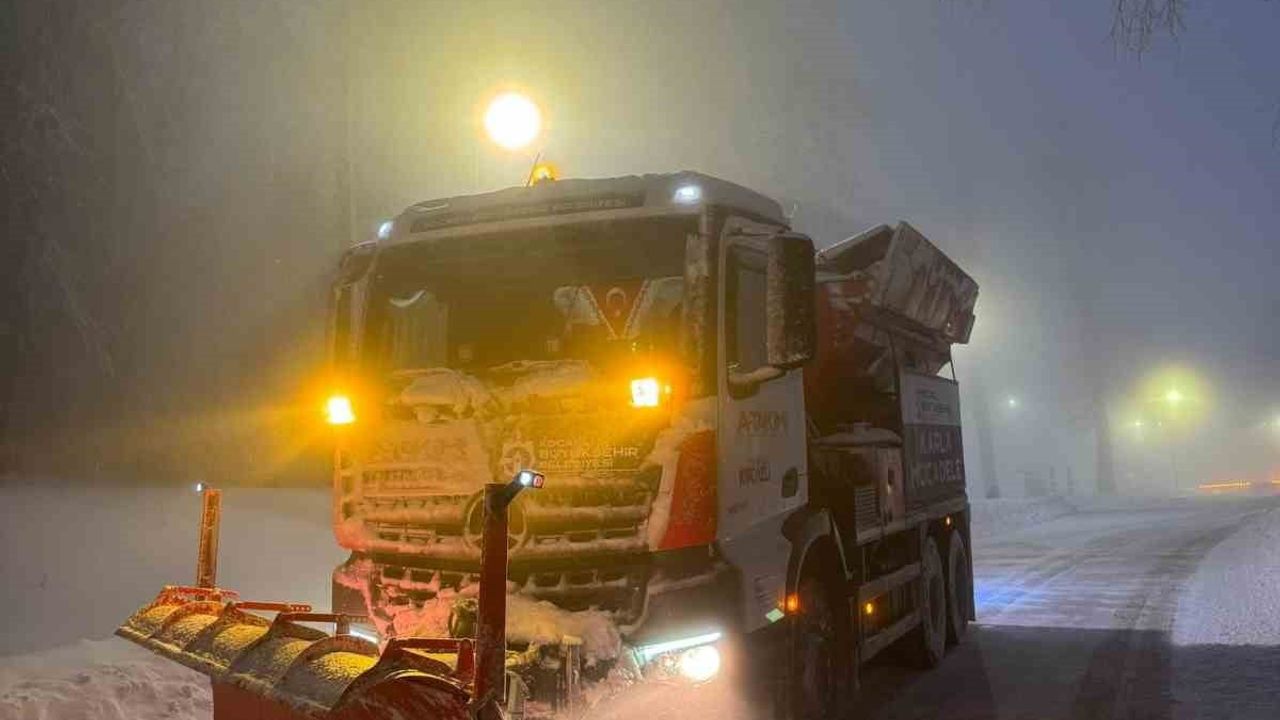 Kocaeli’de Karla Mücadele: Ekipler 7 Gün 24 Saat Görevde