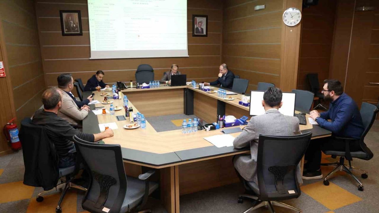 Kocaeli'de Toplu Taşıma Denetimi: 160 Şoföre Para Cezası ve Araç Bağlama