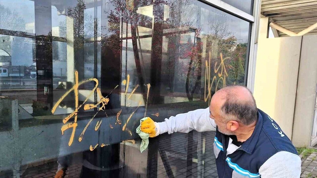 Kocaeli'de Üst Geçit Asansörlerinde Periyodik Temizlik ve Hijyen