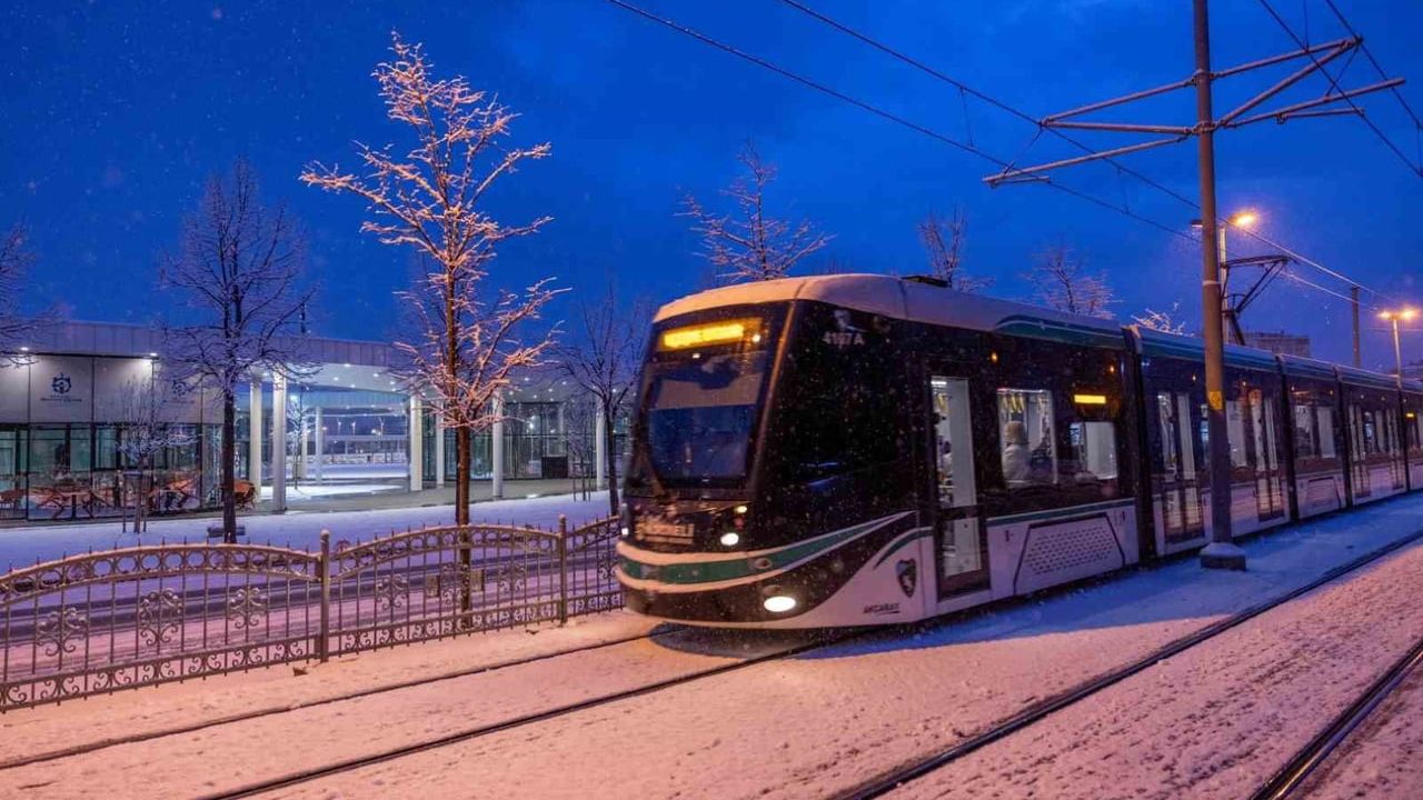 Kocaeli'de Yılbaşında Kesintisiz Ulaşım: Otobüs ve Tramvaylar Geceye Kadar