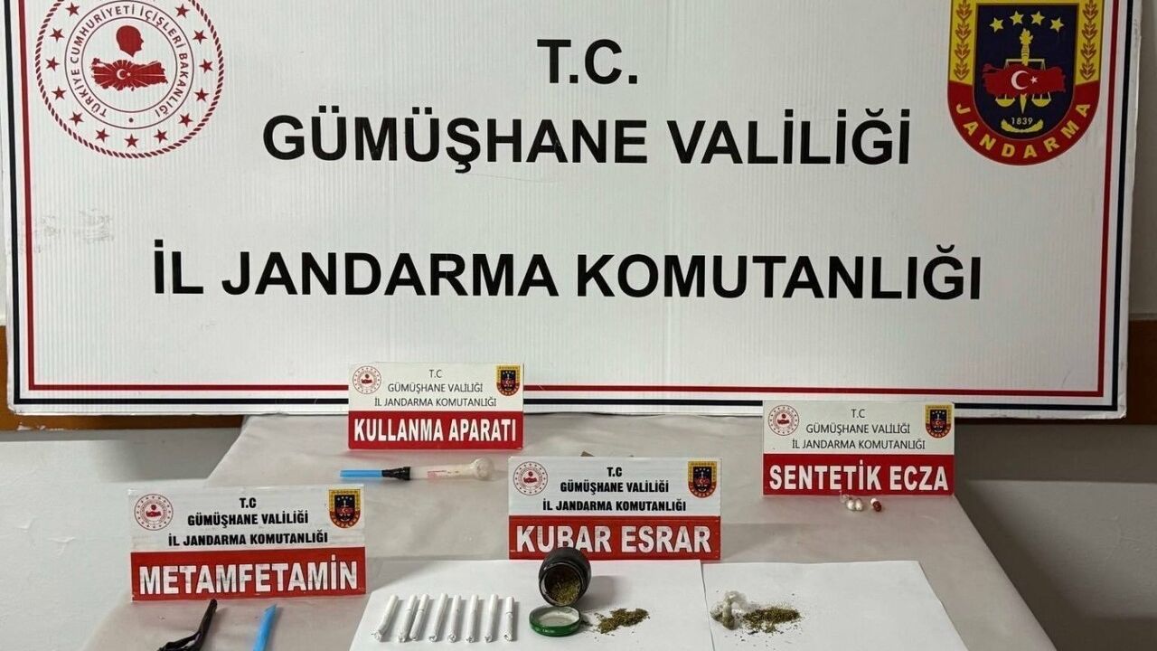 Kocaeli'den Gümüşhane'ye Uyuşturucu Taşıyan Şahıs Jandarmaya Yakalandı