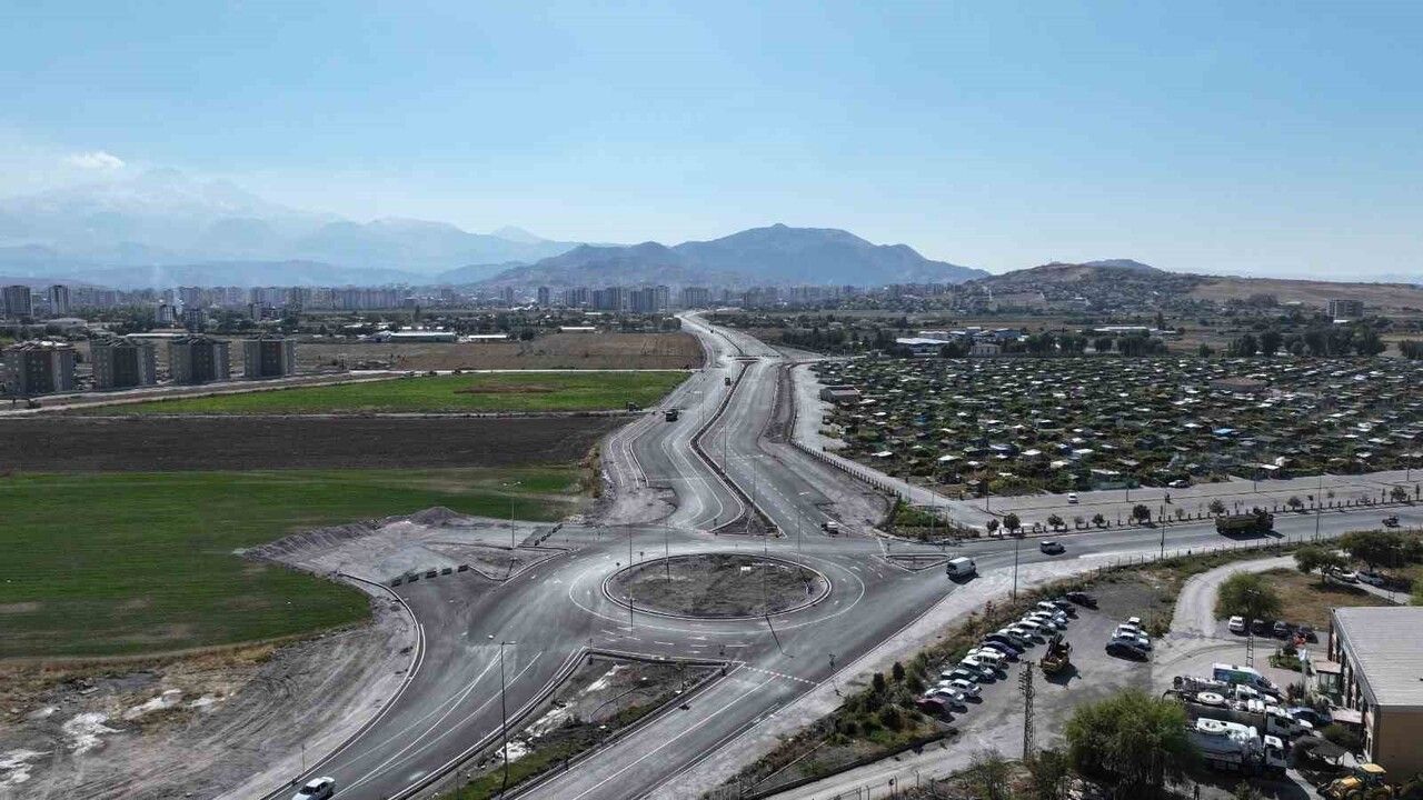 Kocasinan'da 3,5 km Yeni Bulvar: Çolakbayrakdar "Ulaşımı Geleceğe Taşıdık"