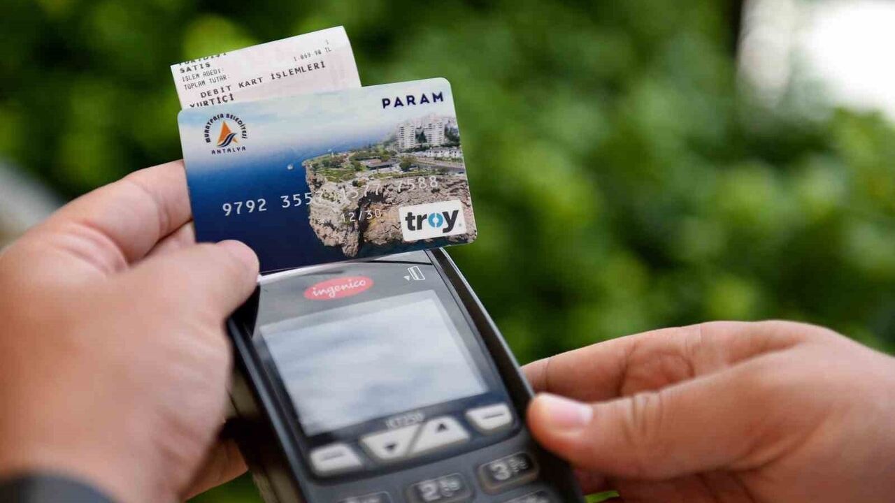 Konuksever Kasımda 'Çevreci Komşu Kart' Şampiyonu — Muratpaşa