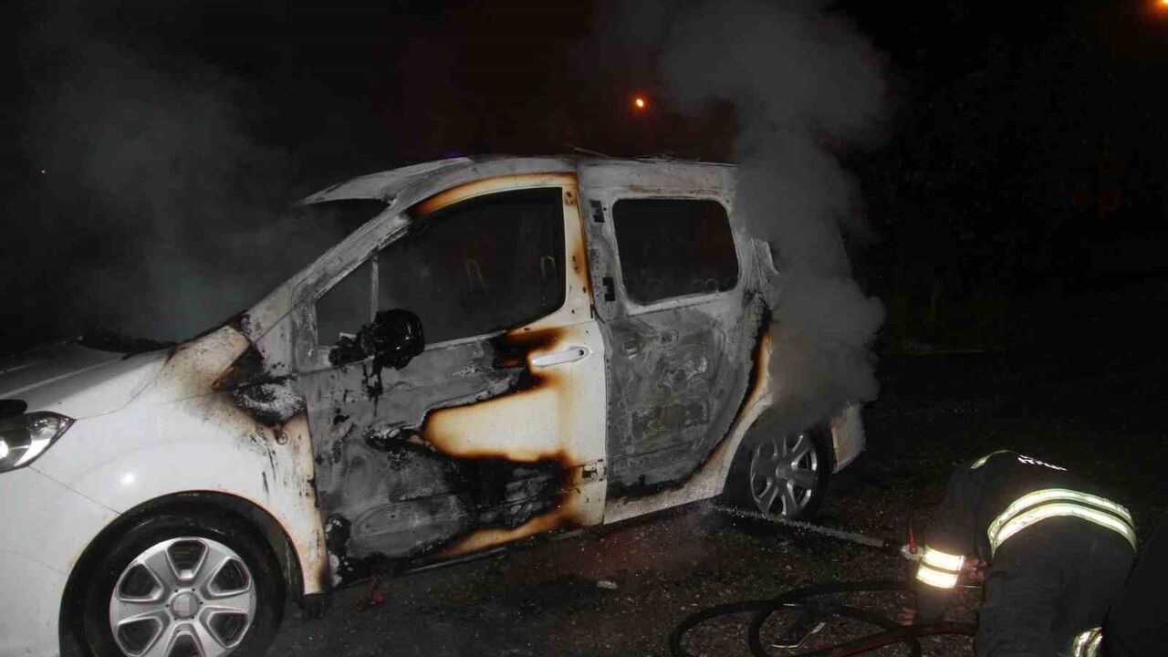 Konya Beyşehir'de Aile Tartışması Sonrası Araç Yakıldı