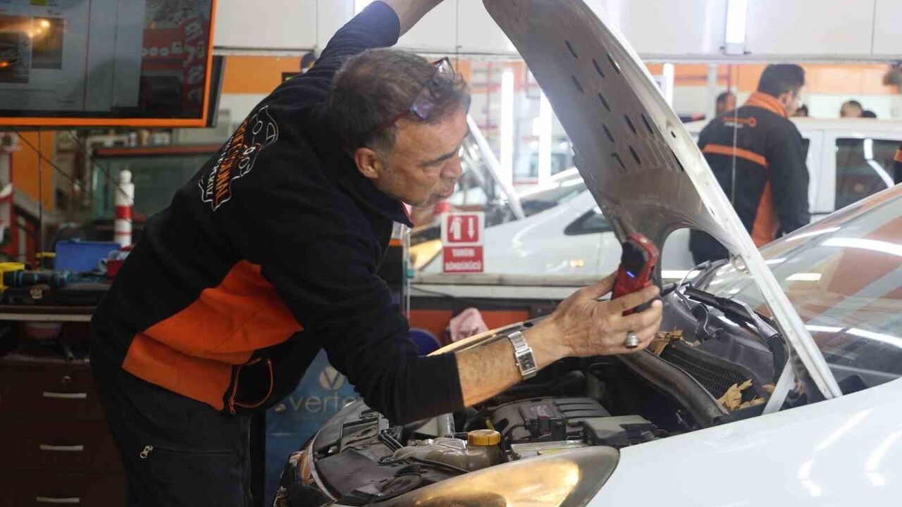 Konya'da 2008 Mercedes'te Airbag'e Silikon, 11 Parça Farklı Çıktı