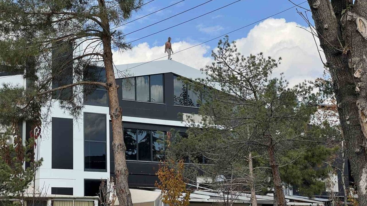 Konya'da 430 Bin TL İçin Çatıda İntihar Girişimi — 3 Saatlik İkna Sonuç Verdi