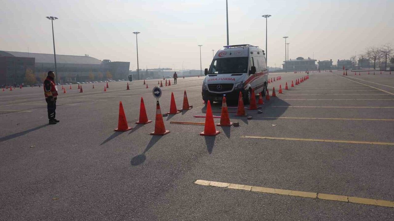 Konya'da Gerçeğini Aratmayan 'Acil Sağlık Hizmetleri Haftası' Tatbikatı
