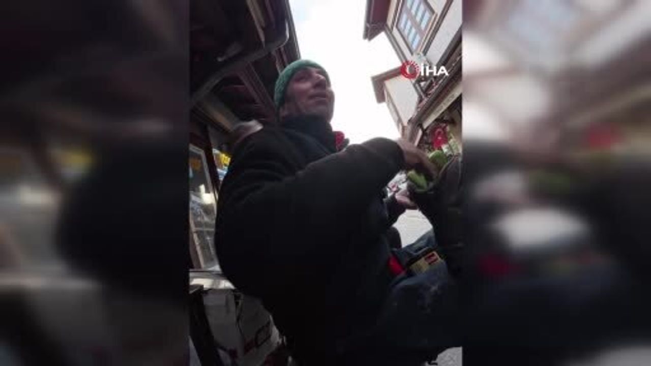 Konya'da Kunduracı Hasan Küçükkoç, Turiste 'annouv' Dedirdi