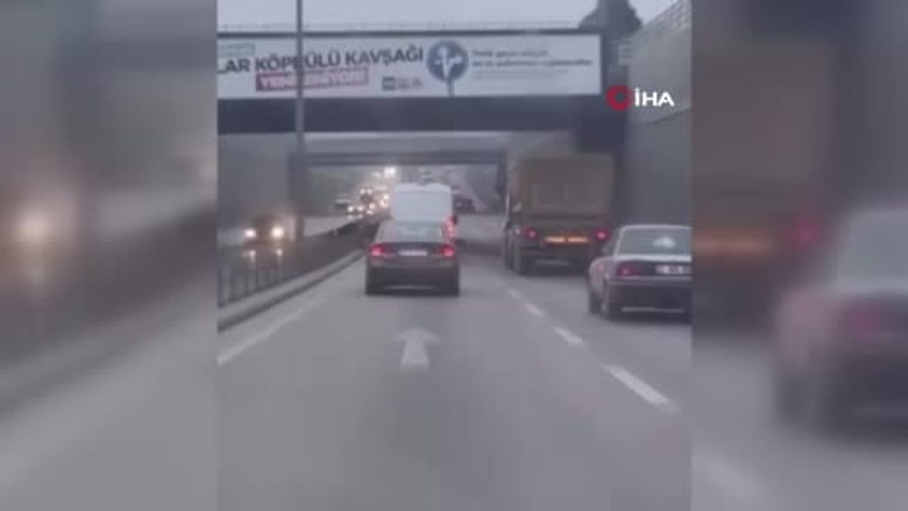 Konya'da Minibüs Şoförü Araçlar Arasında Makas Atıp Trafiği Tehlikeye Düşürdü