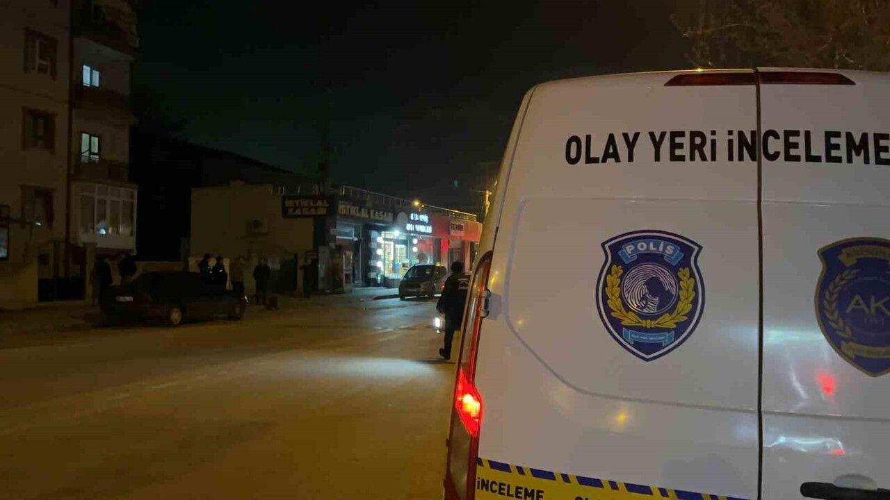 Konya'da motosikletin çarptığı çocuk yaralandı — Kaza kamerada