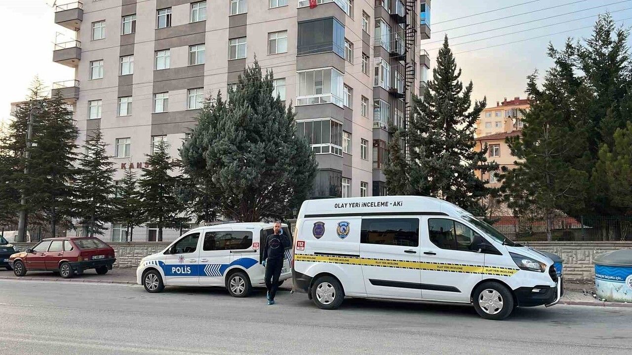 Konya'da Tartışma: Eşini Tabancayla Bacağından Yaraladı