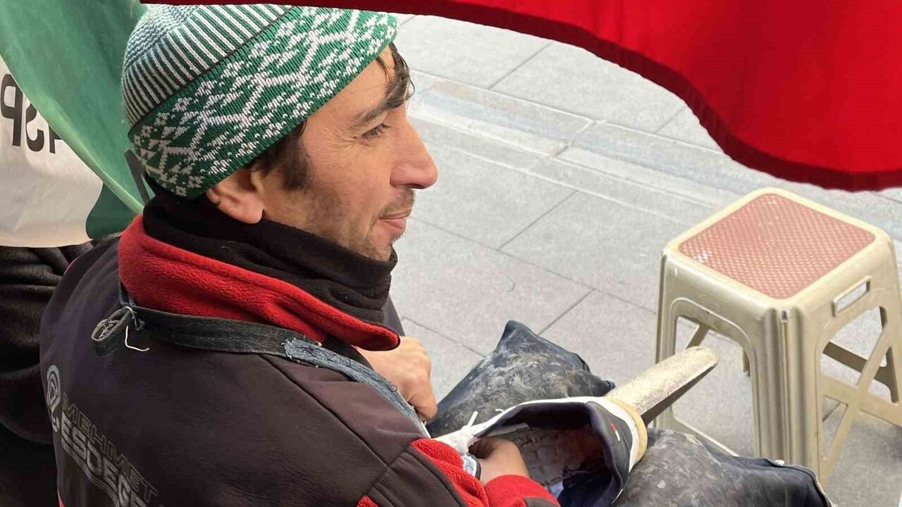 Konya Kunduracısından Avustralyalı Turiste 'annouv' İmtihanı