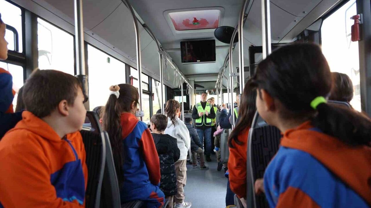 Konya'nın Nezaket Otobüsü: Öğrencilere Trafik Kültürü Aşılanıyor