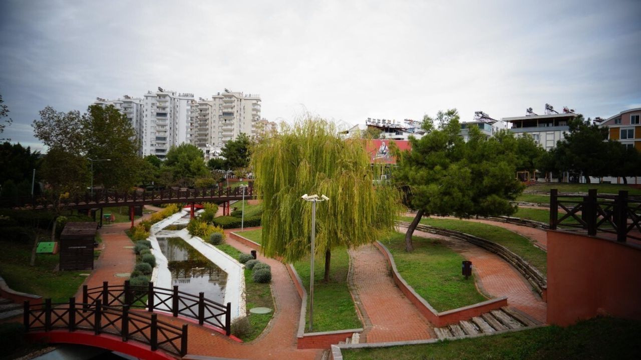 Konyaaltı’nda Parklara Güvenlik Kameraları Yerleştiriliyor