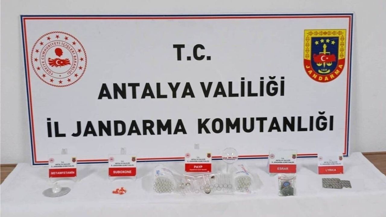 Konyaaltı ve Elmalı'da Jandarma Operasyonu: Çok Sayıda Uyuşturucu Ele Geçirildi