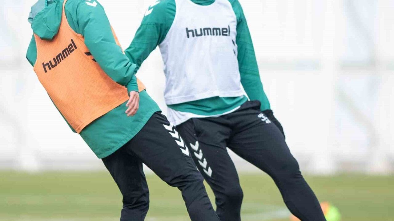 Konyaspor, Fenerbahçe Deplasmanına Hazırlanıyor