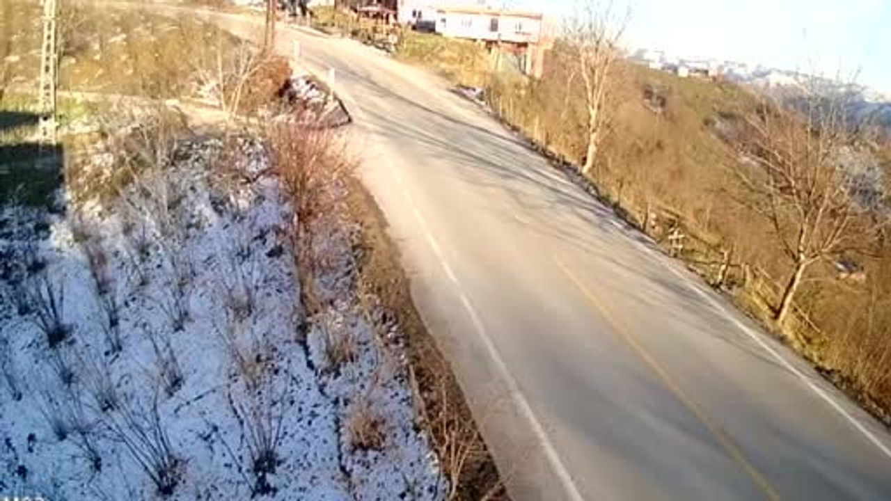 Korgan'da Ticari Araç 30 Metreden Fındık Bahçesine Uçtu: Sürücü Yaralı Kurtuldu