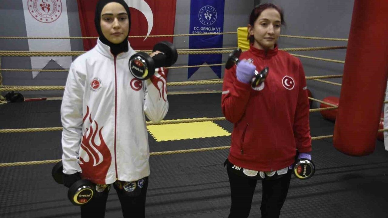 Korkmaz Kardeşlerden Çifte Başarı: Özlem Dünya Şampiyonu, Gamze Avrupa İkincisi