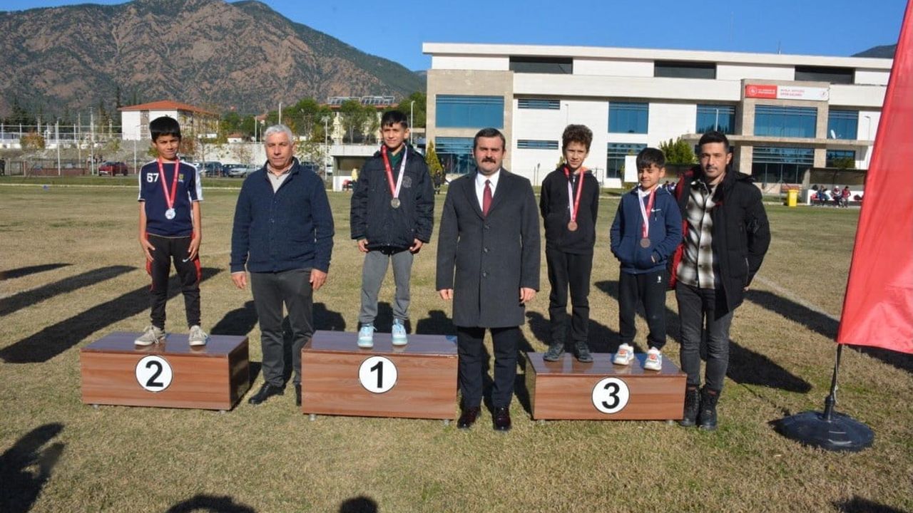 Köyceğiz'de Atatürk Yol Koşusu – 106. Yıldönümü Etkinliği