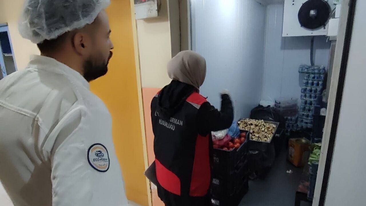 Kozan'da Okul Kantinleri Denetlendi — Tarım Müdürlüğü Kontrolü