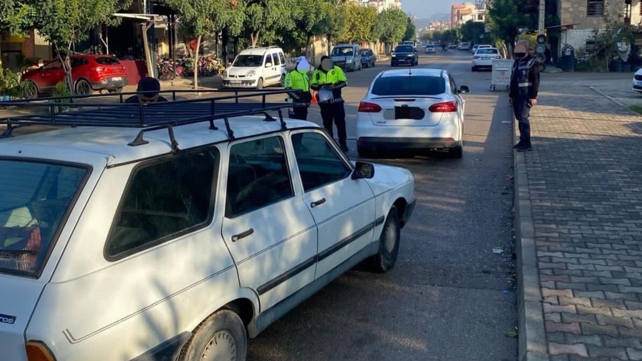 Kozan'da Polis Operasyonu: 3 Şüpheli Yakalandı, Uyuşturucu ve Silah Ele Geçirildi