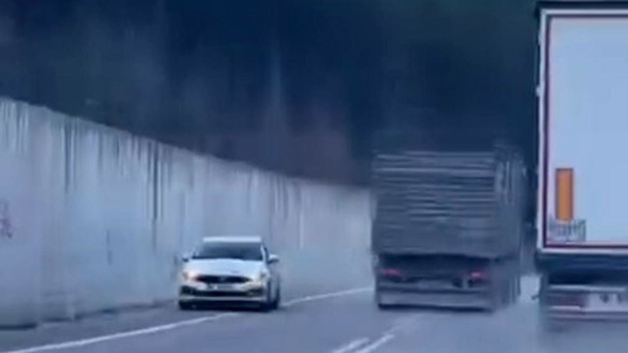 Kozan'da Tehlikeli Sollama: 01 BAN 236 Plakalı Kamyon Kazaya Yol Açıyordu