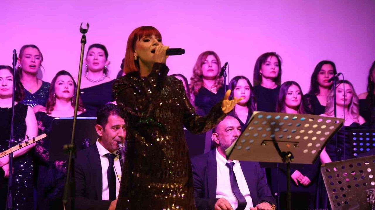 Kozan Halk Korosu İlk Konserini Verdi