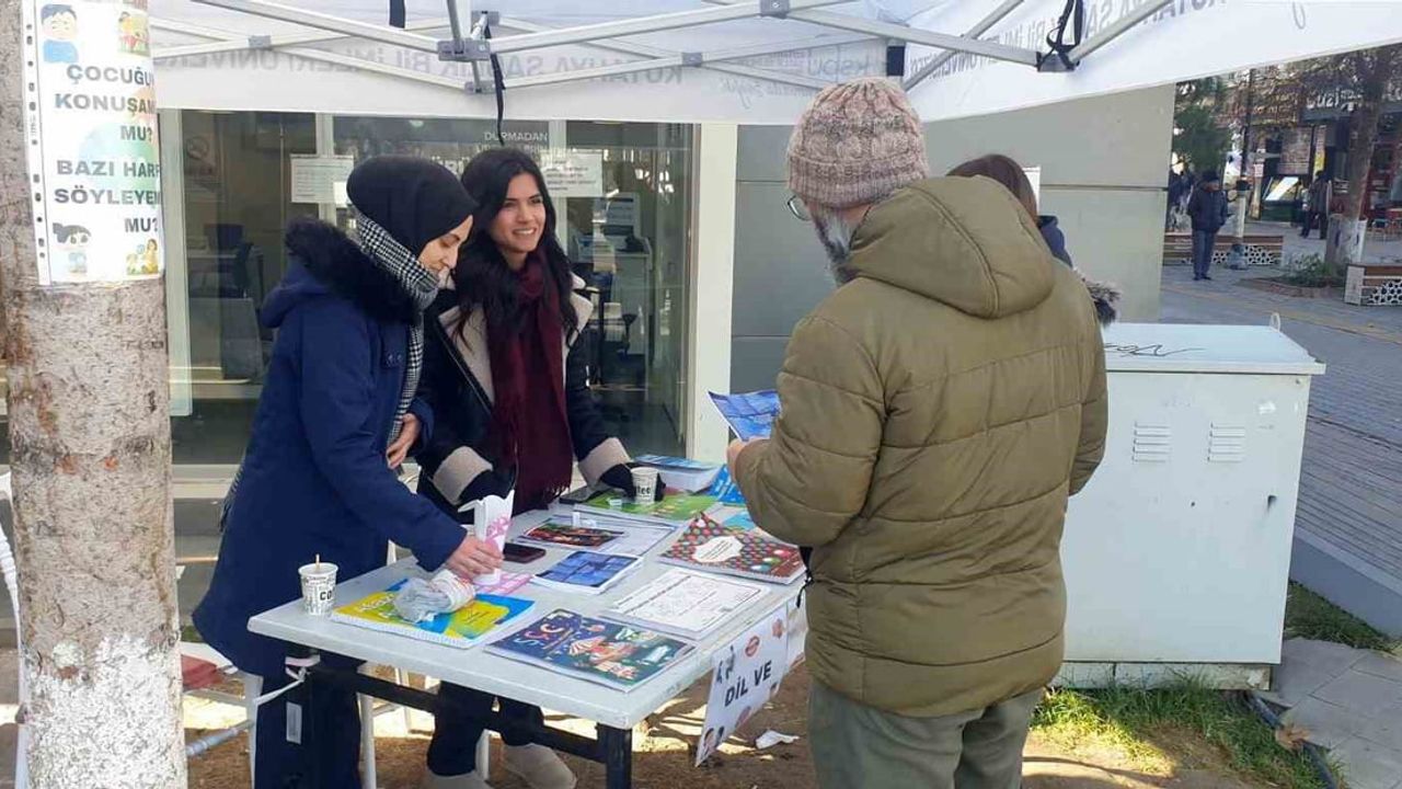 KSBÜ DİLKOM'dan Bilim Kafe ile Dil ve Konuşma Bozukluklarında Farkındalık